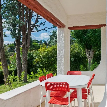 Vakantiehuis Peaceful Near The