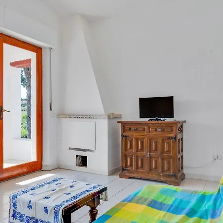 Vakantiehuis Peaceful Near The *
